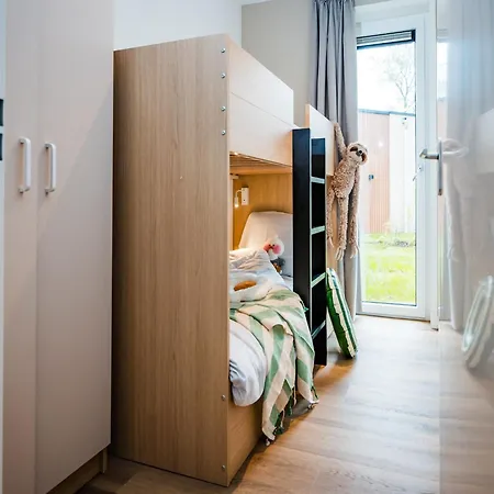 In With Shared Sauna